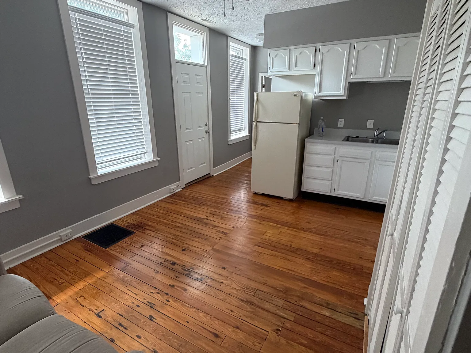 1 bed, $950 — Photo 2