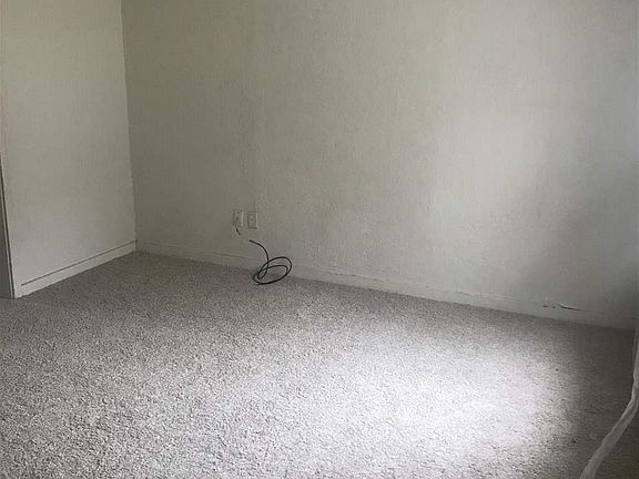 3rd image of 6210 NW Elm Ave