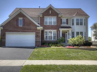 708 Mayfield Ct, Naperville, IL 60565