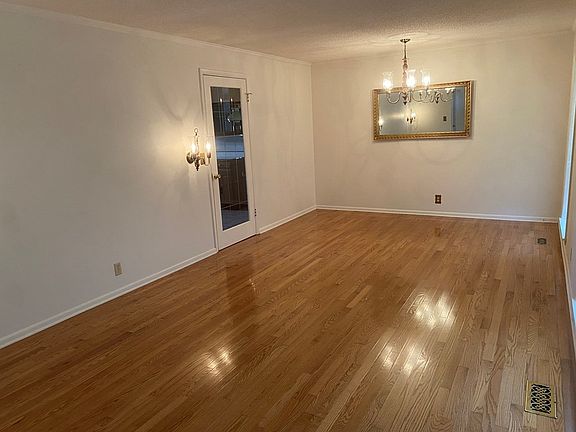 5th image of 111 Dixie Dr