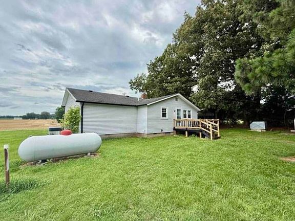 3rd image of 14 Maddox Ln