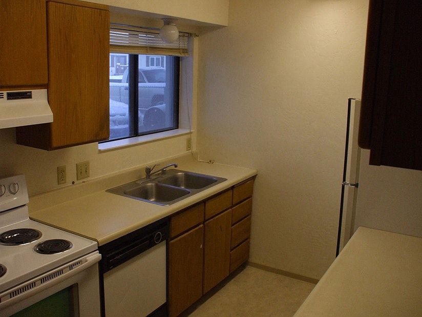 2nd image of 197 Palace Cir APT B2