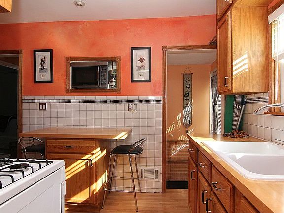 5th image of 4538 Logan Ave N