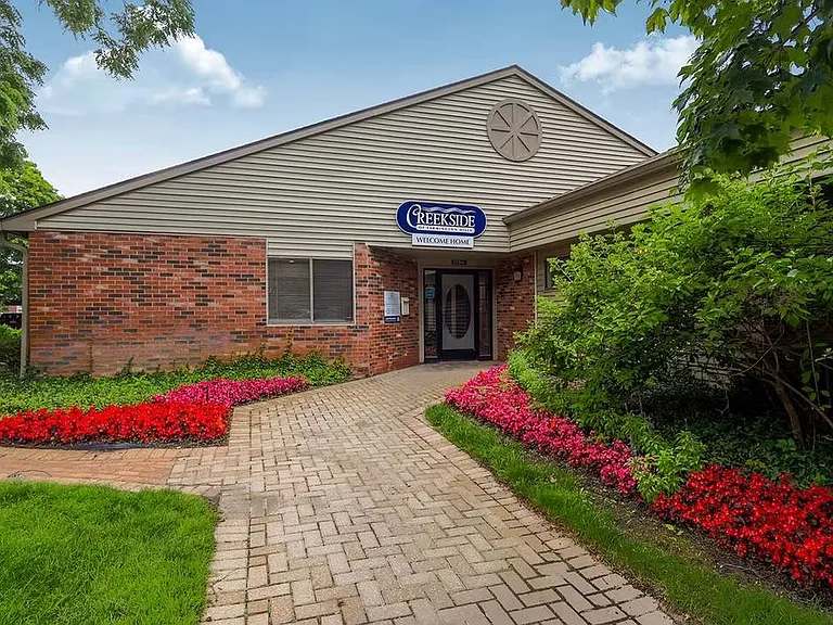 Creekside of Farmington Hills Apartments — Photo 28