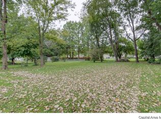 1524 E Walnut St, Chatham, IL 62629