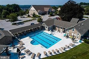 4th image of 393 Randall Ln