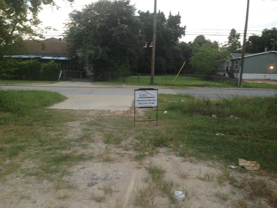 1st image of 10448 W Montgomery Rd