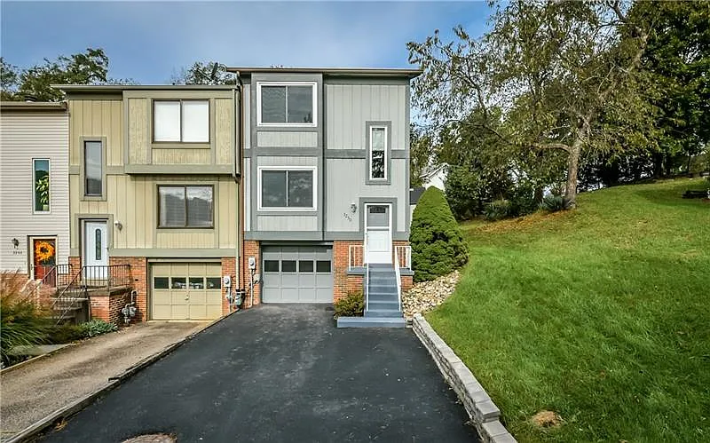 3250 Camberly Dr photo 1