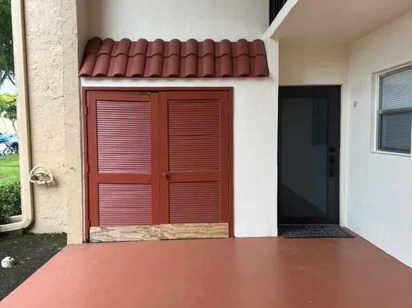 120 Lake Frances Drive, West Palm Beach, FL 33411