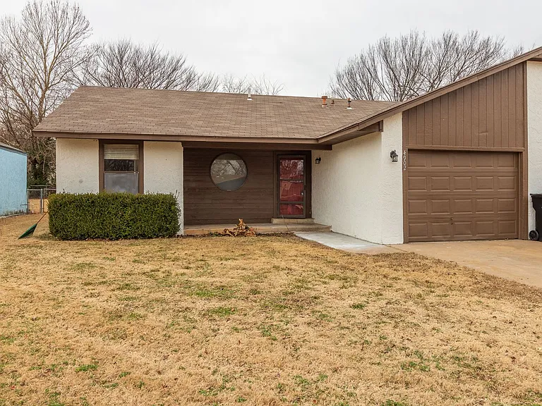 4902 S Gum Ave — Photo 5