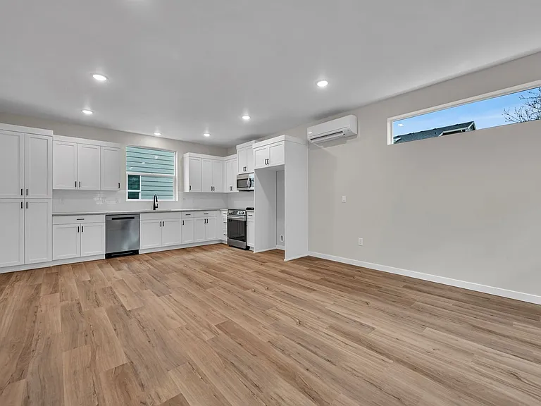 Brand New Newberg Homes- Up to 1 Month Free! — Photo 57