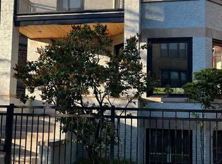 5725 N Ridge Ave, Chicago, IL 60660