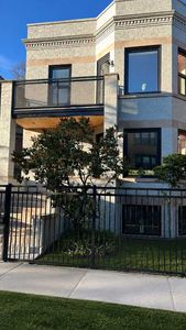 5725 N Ridge Ave, Chicago, IL, 60660