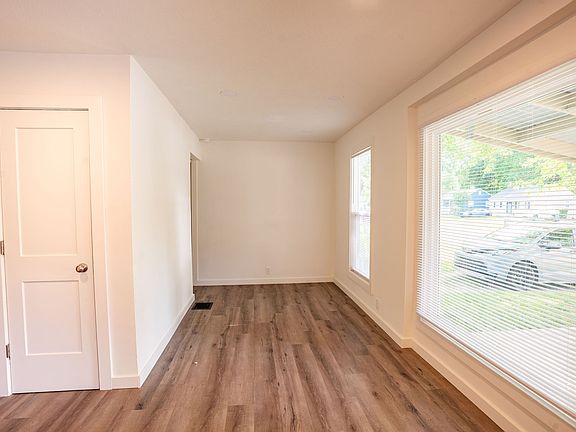 4th image of 3533 Orchard Ave