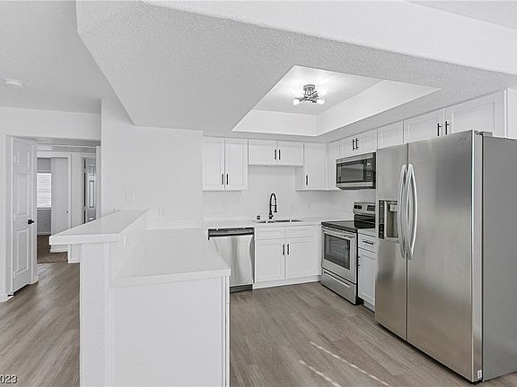 4th image of 2232 Benmore St APT 202