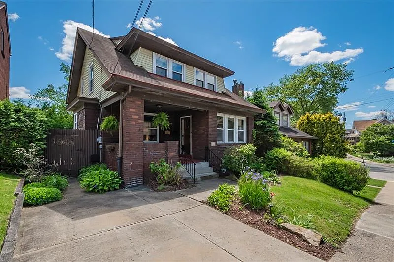 1163 Pemberton St photo 1