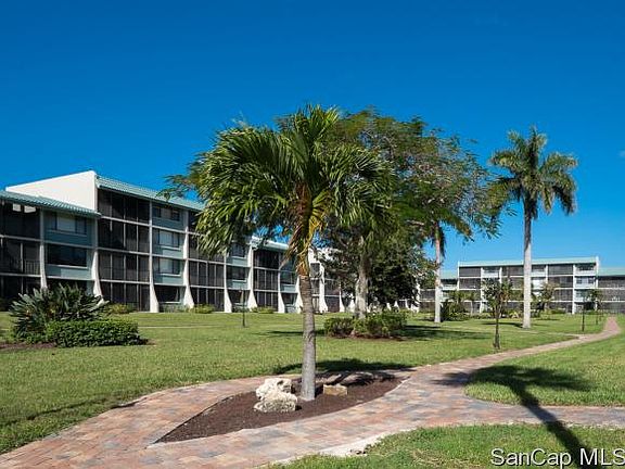 4th image of 979 E Gulf Dr Unit 211