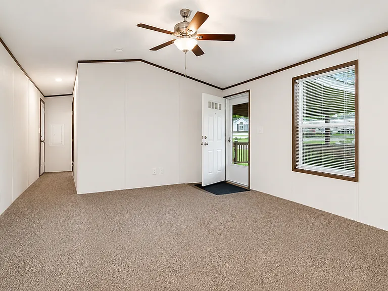 211 N Boyd Dr — Photo 6