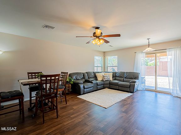 5th image of 895 W Calle Arroyo Norte