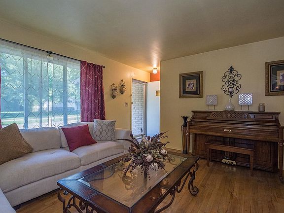 4th image of 8617 Heather Dr