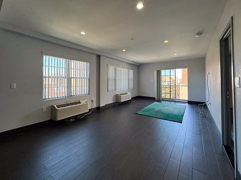 37-01 Broadway #3B — Photo 3