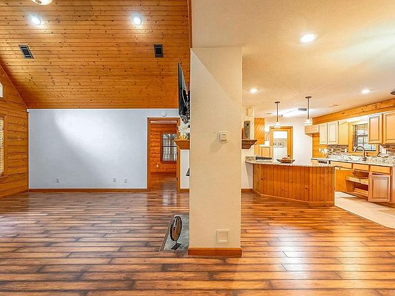 4th image of 2340 Fairview Rd