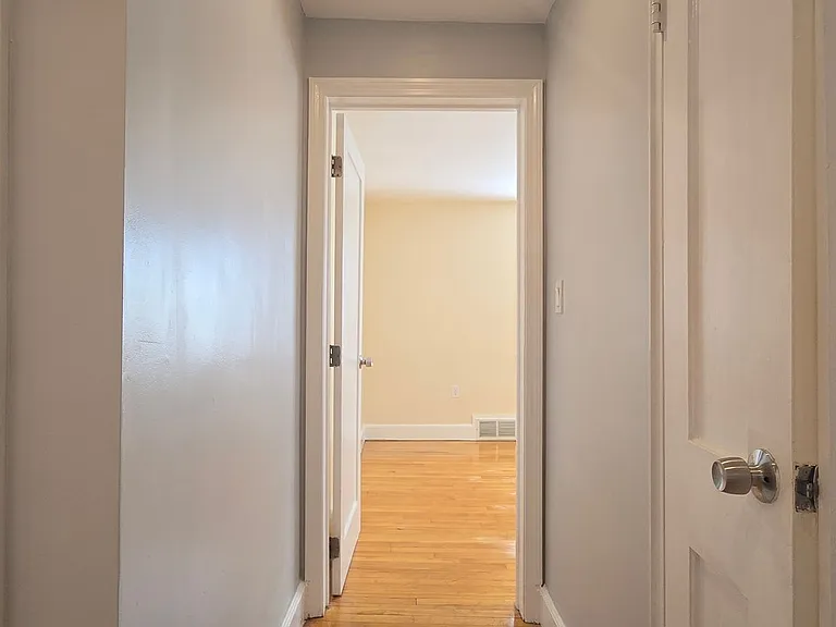 84 Gladeside Ave — Photo 8