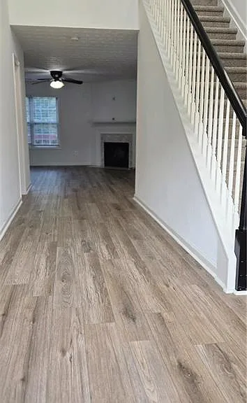 200 Kentshire Pl — Photo 2