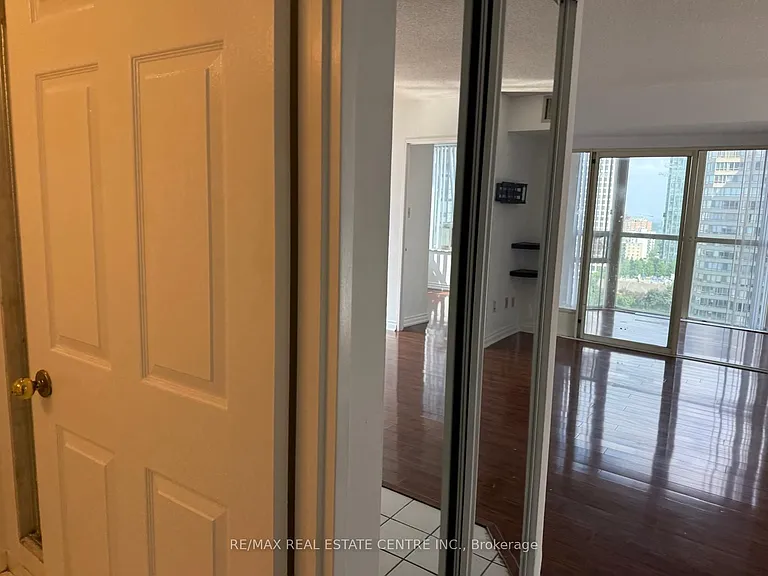 265 Enfield Pl #1403 — Photo 46