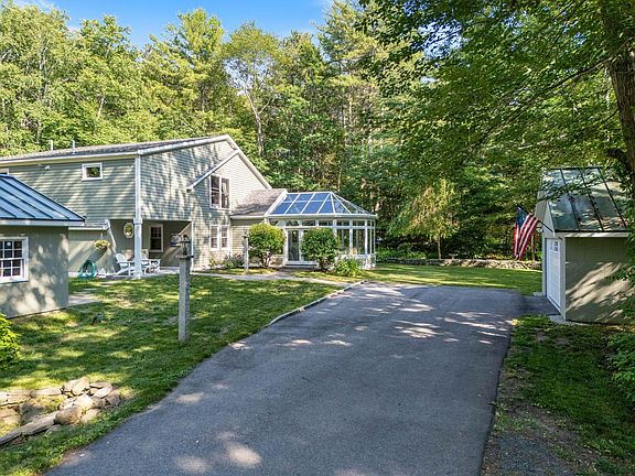 3rd image of 37 Pine Hill Road S