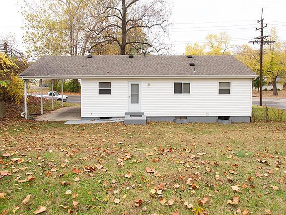 2nd image of 9740 Lilac Dr