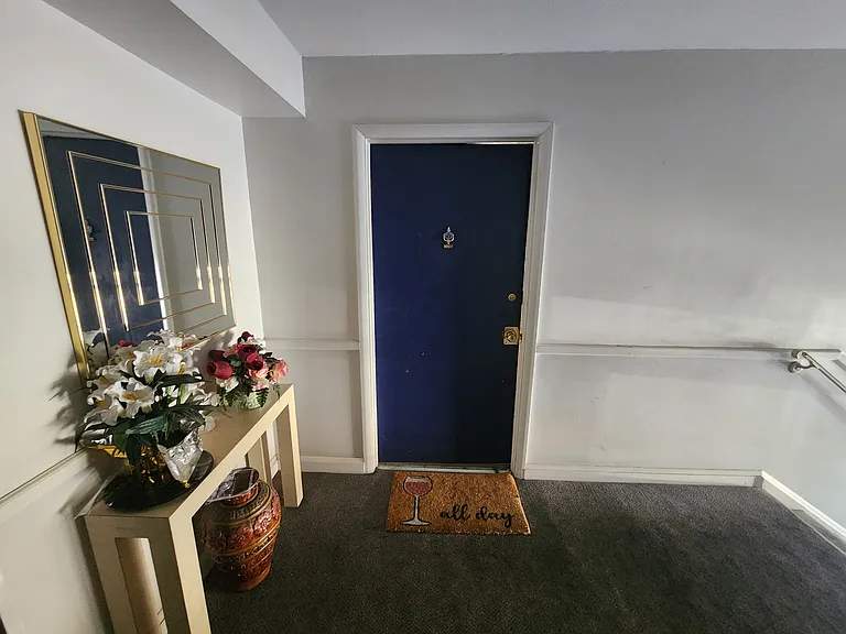 3647 Glengyle Ave #3B — Photo 2