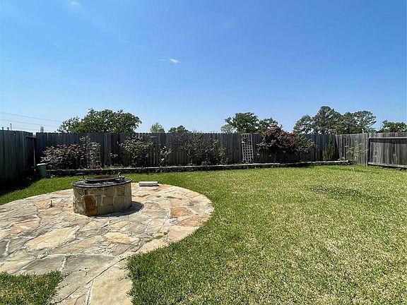 3rd image of 3923 Hawaiian Ct
