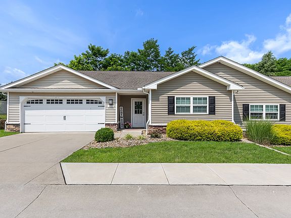 3rd image of 235 Redwood Dr #309
