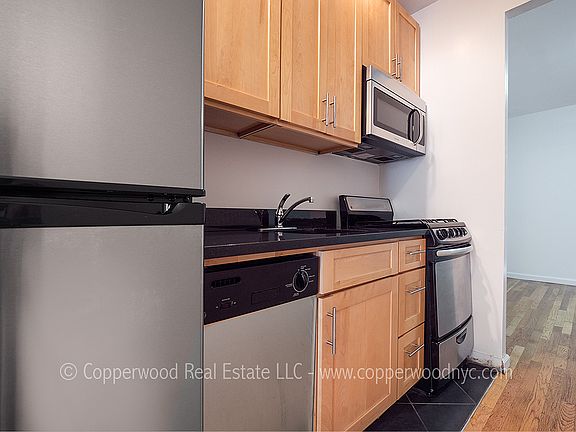 4th image of 172 E 82nd St APT 5A