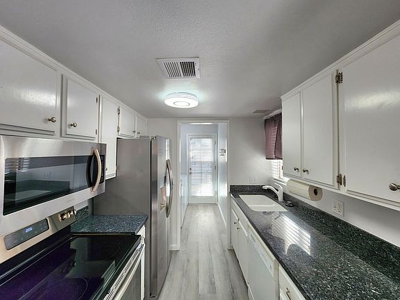 5th image of 1168 E Cochise Dr