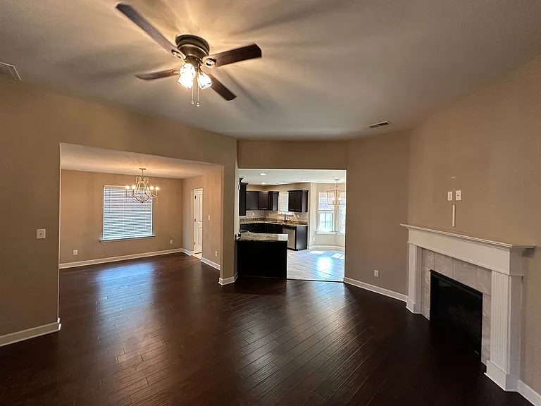 8053 Switzer Dr — Photo 3