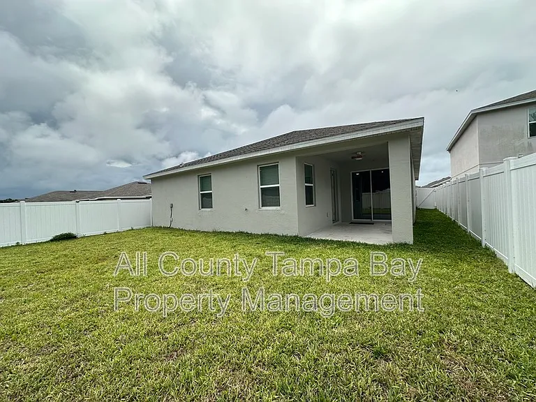 220 Pershing St — Photo 37