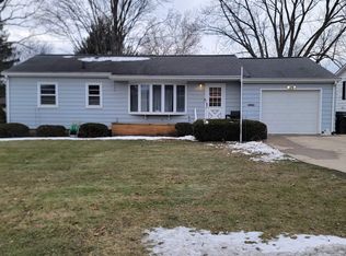 1917 Victory Dr, Cedar Falls, IA 50613