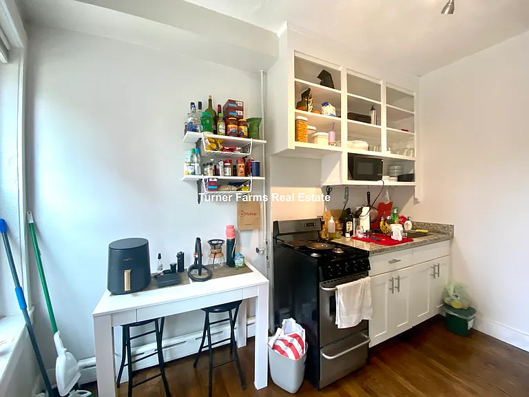 114 Willow St #2F — Photo 6
