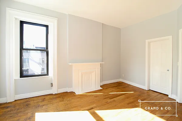 Rented by Grand & Co. | media 10