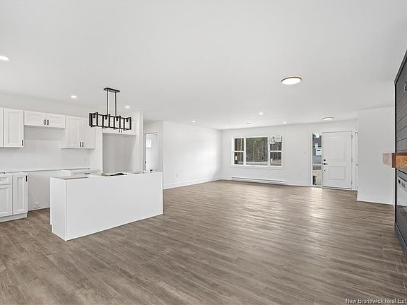 4th image of 31 Sandlewood Ln