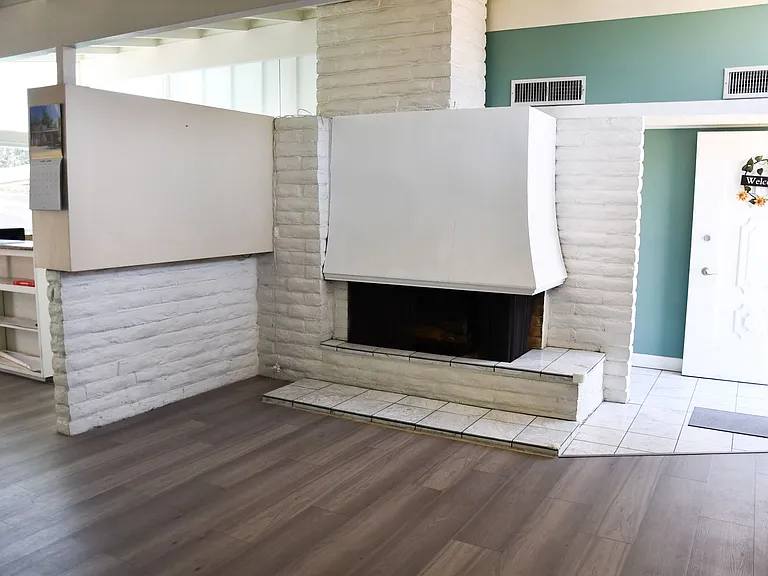 2432 W Transit Ave — Photo 5