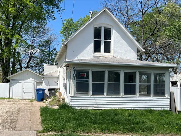2104 23rd St, Des Moines, IA 50310