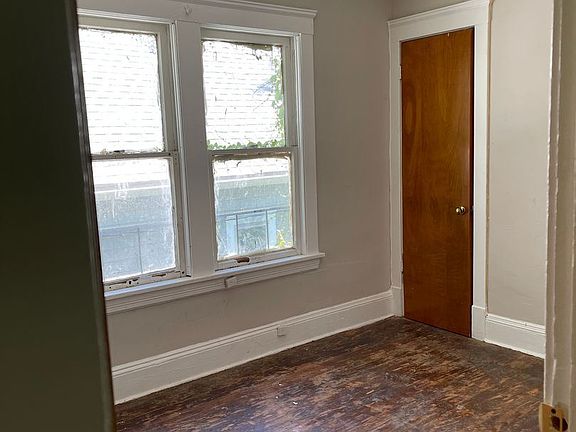 5th image of 646 E 123rd St #10073375