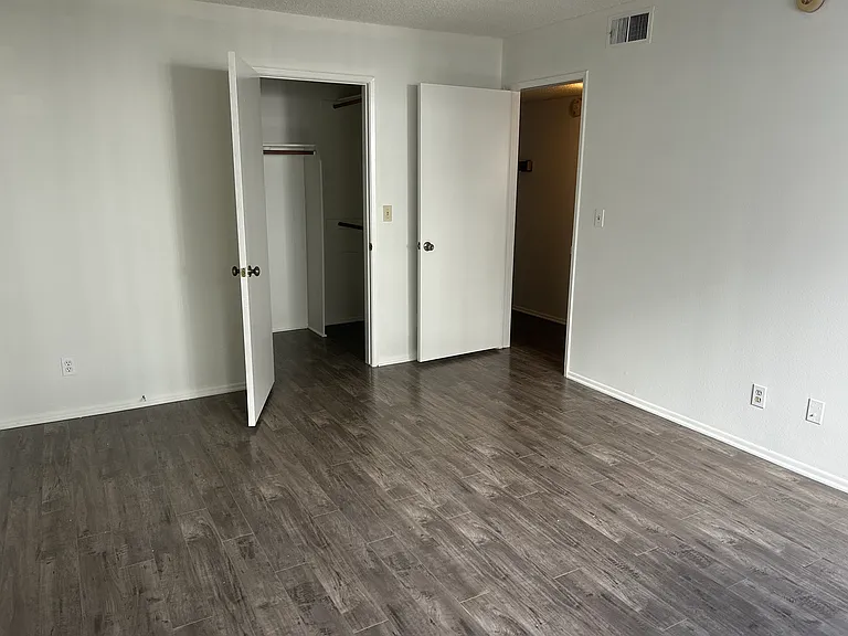 12701 Moorpark St #107 — Photo 12