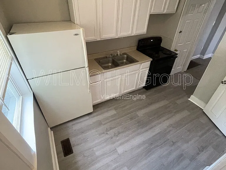 4212 E Washington St — Photo 10