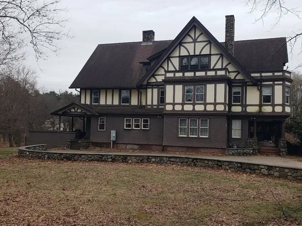 31 Buena Vista Plz, Springfield, MA 01108