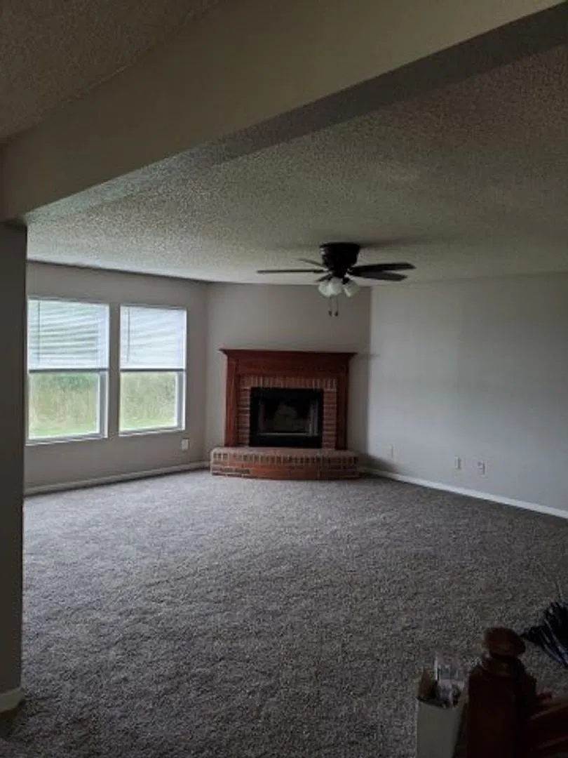 5 Bed 3 Bath Home in Benjamin Crossing — Photo 2