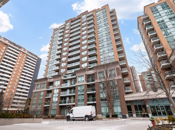 15 Michael Power Pl #Penthouse 06, Toronto, ON M9A 5G4